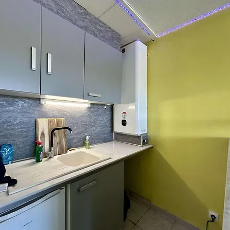 Apartment Renove Avec Parking Au Cap D'agde - Fr-1-249-444 Agde