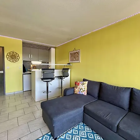 Apartament Renove Avec Parking Au Cap D'agde - Fr-1-249-444 Agde